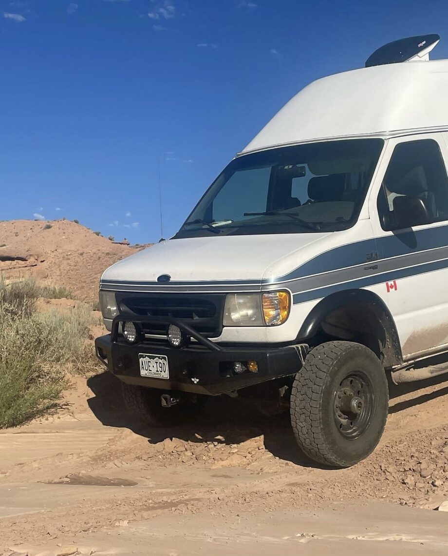 Econoline Aluminum Front Bumper with Top Tube Brush Guards